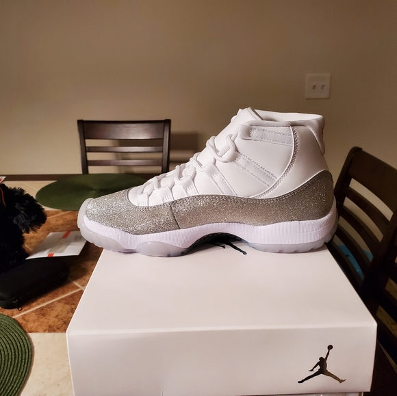 JORDAN WOMEN RETRO 11 - Picture 3 of 5